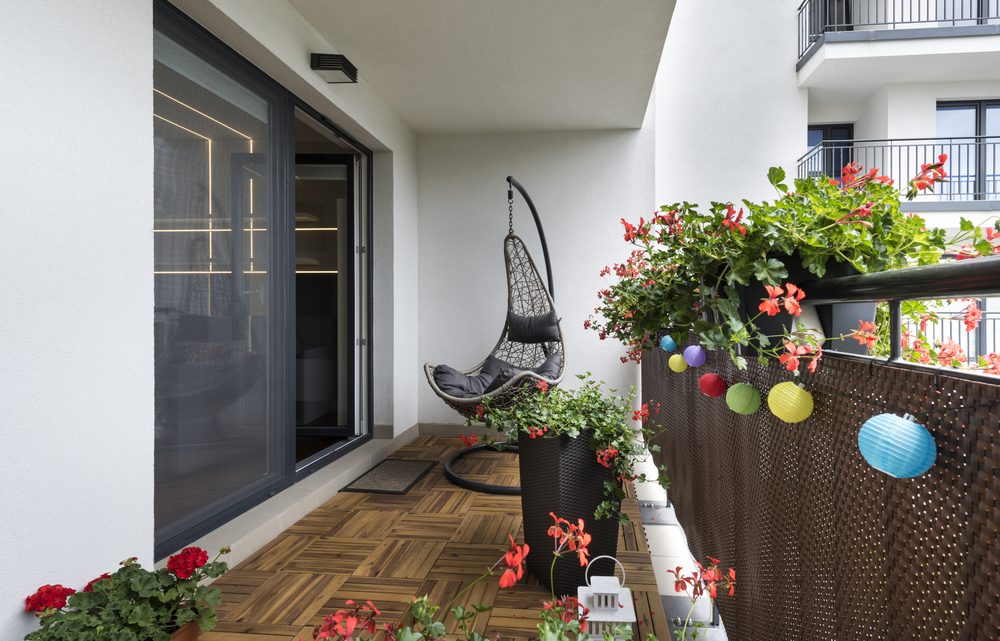 Offrir une touche moderne et design à une décoration de terrasse extérieure