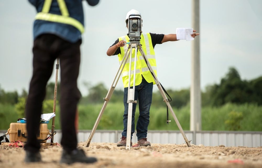 Coût du bornage de terrain : tarifs et facteurs influençant le prix